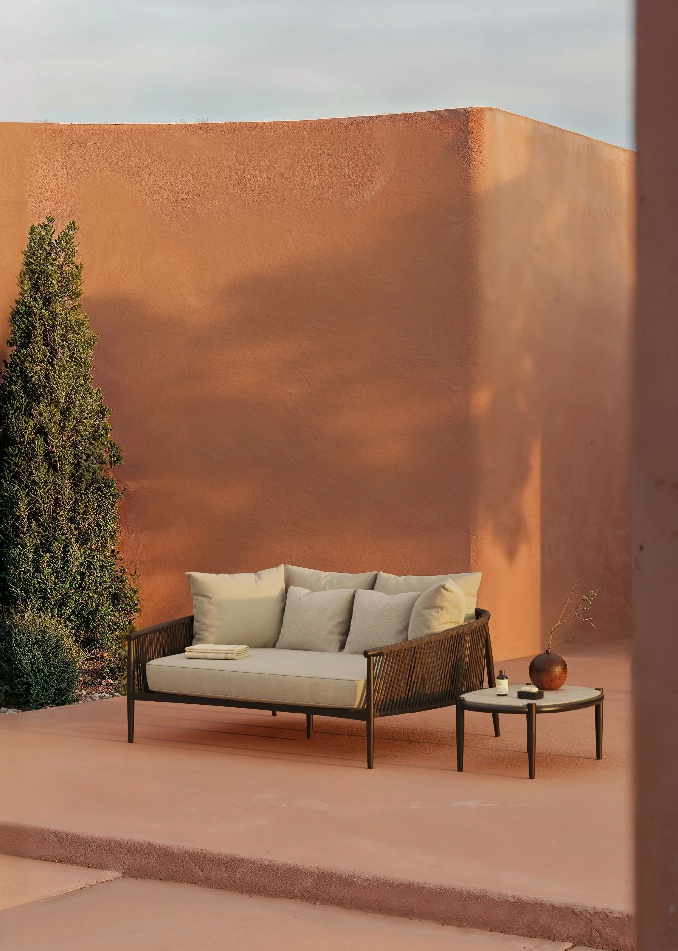 Clover Daybed Carbon